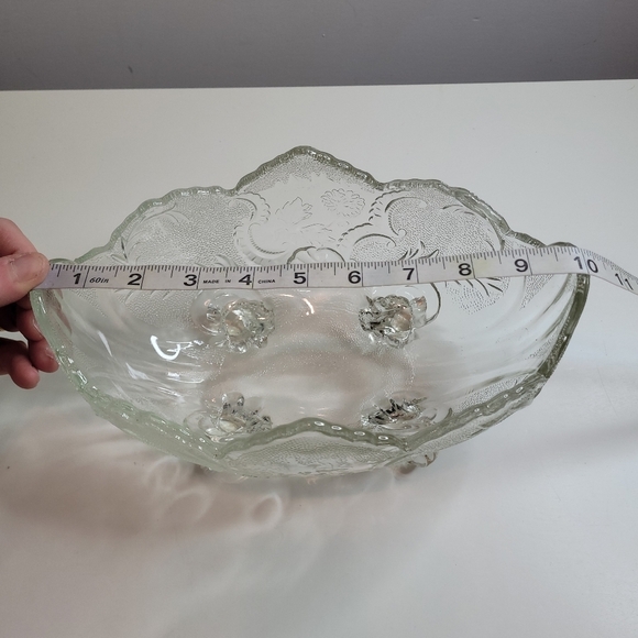 Vintage Jeanette Lombardi CLear Glass 10" 4 Toed Footed Fruit Serving Bowl - Picture 6 of 8